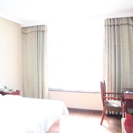 Greentree Inn Henan Kaifeng Gulou Square Express Hotel Exterior photo