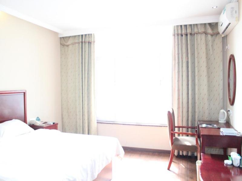 Greentree Inn Henan Kaifeng Gulou Square Express Hotel Exterior photo